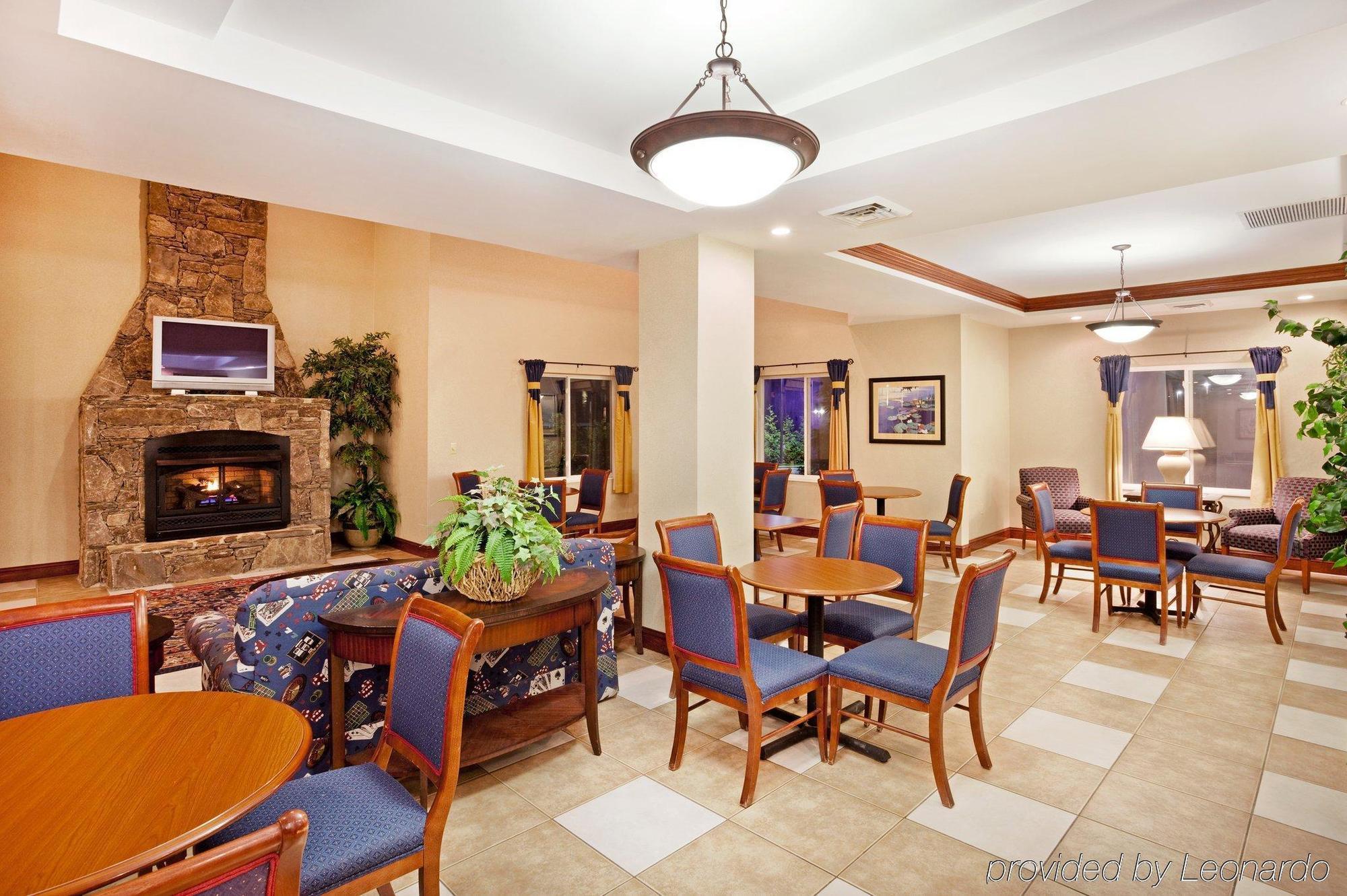 Holiday Inn Express Hotel & Suites Cherokee-Casino By Ihg Exterior foto